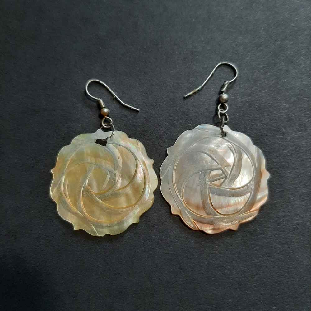 Vintage • 1970s abalone shell earrings